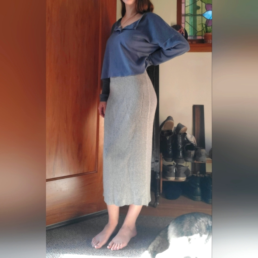 Gray sweater midi skirt Forever 21 size small
